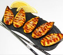 Мидии, запеченные под соусом манго