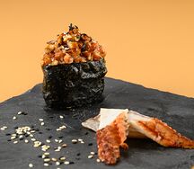 Гункан с угрем