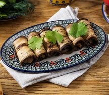 Рулетики из баклажанов с сыром фета 