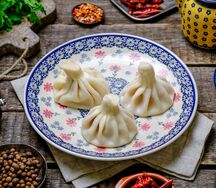 Хинкали отварные с говядиной и свининой