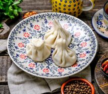 Хинкали отварные с сыром и зеленью