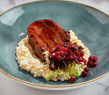 Стейк из говяжьего языка со сливочным птитимом