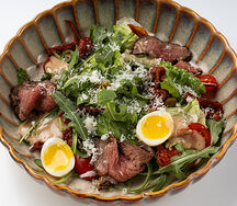Салат с ростбифом