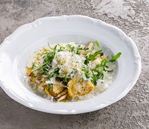 Теплые артишоки с руколой и соусом Grana Padano