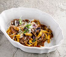 Тальятелле с уткой и сыром пекорино