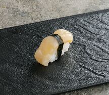 Суши с гребешком