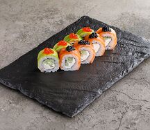 Филадельфия с авокадо и лососем