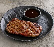 Рибай с соусом Demi-glace