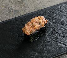 Острые суши с угрем