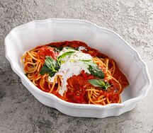 Спагетти Al Pomodoro со страчателлой