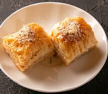 Баклава с фундуком молочная сютлю нурие