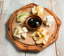 Я Ассорти грузинских сыров