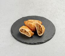 Пирожок с яблоком