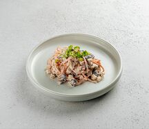 Салат с фасолью и курицей