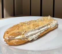 Эклер ванильный