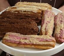 Эклер шоколадный