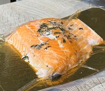 Лосось горячего копчения