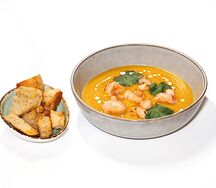 Тыквенный крем-суп с креветками и аджикой из кинзы