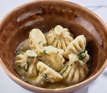 Мини-хинкали со шпинатом и надуги