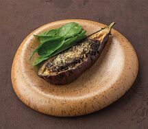 Запеченный баклажан с черносливом