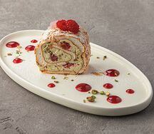 Фисташково-малиновый рулет