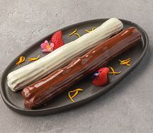 Эклер Крыша 18 с темным и белым шоколадом