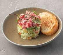 Салат с тунцом и авокадо