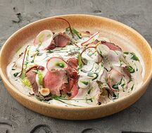 Телятина с соусом из печени трески и базиликового масла