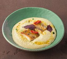 Судак с муссом из печеного лука