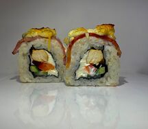 Ролл запечённый с беконом
