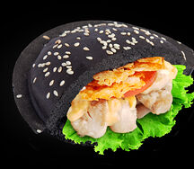 UFO-бургер с куриным бедром и соусом цезарь