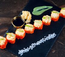 Запеченный с креветкой ролл
