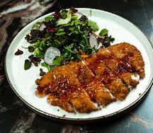 Микс-салат с куриным шницелем