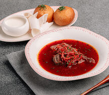 Борщ с салом и домашними пампушками