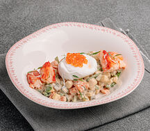 Оливье с камчатским крабом и яйцом пашот