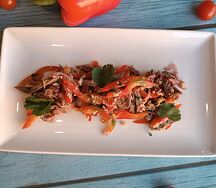 Салат с телятиной и овощами