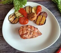 Куриное филе с овощами на гриле