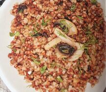 Гречка с луком и шампиньонами