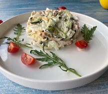 Салат с курицей и сыром