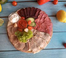 Мясные деликатесы