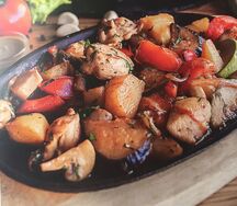 Сковородка с курицей