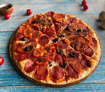 Пицца с салями