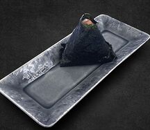 Онигири с крабом