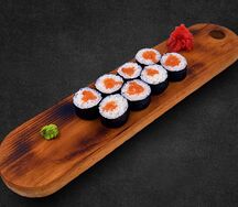 Маки-ролл лосось