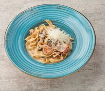 Тальятелле с грибами и беконом