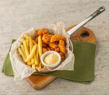 Куриный попкорн с сырным соусом