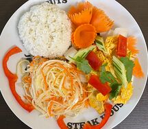 Ком Чуа Нгот с курицей