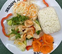 Ком Чуа Нгот с морепродуктами