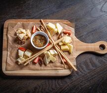 Ассорти сыров с медом