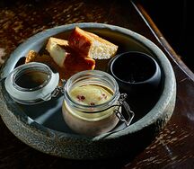 Пате из печени индейки с луковым мармеладом